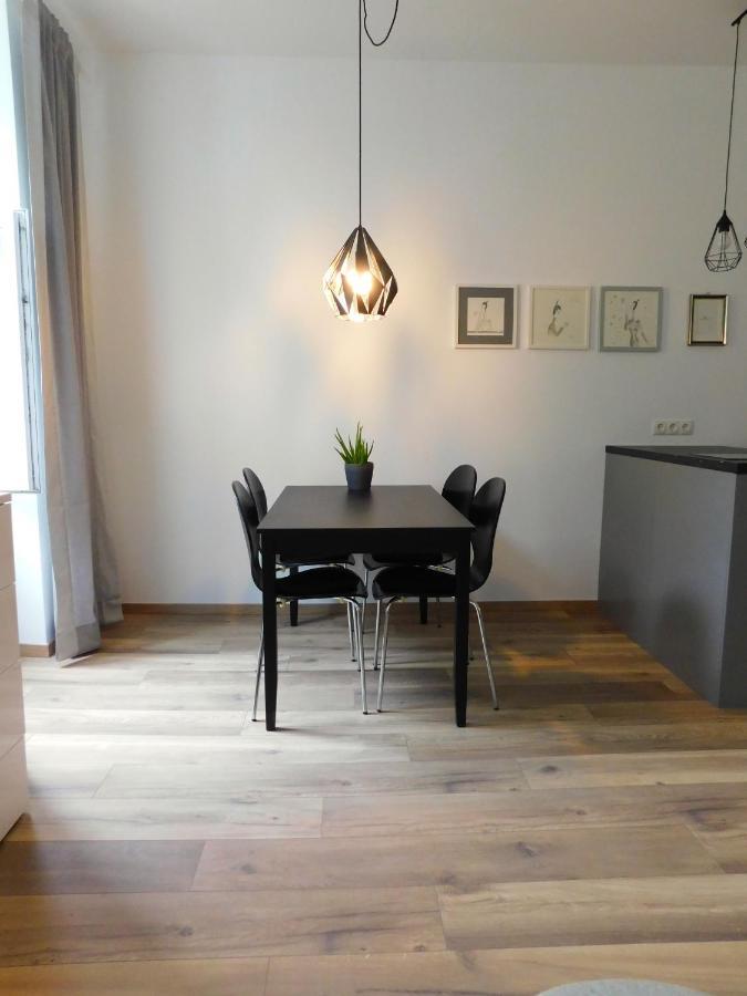 Max, Ruhige Sonnige Wohnung In Praternahe Wien Eksteriør billede