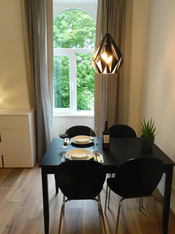 Max, Ruhige Sonnige Wohnung In Praternahe Wien Eksteriør billede